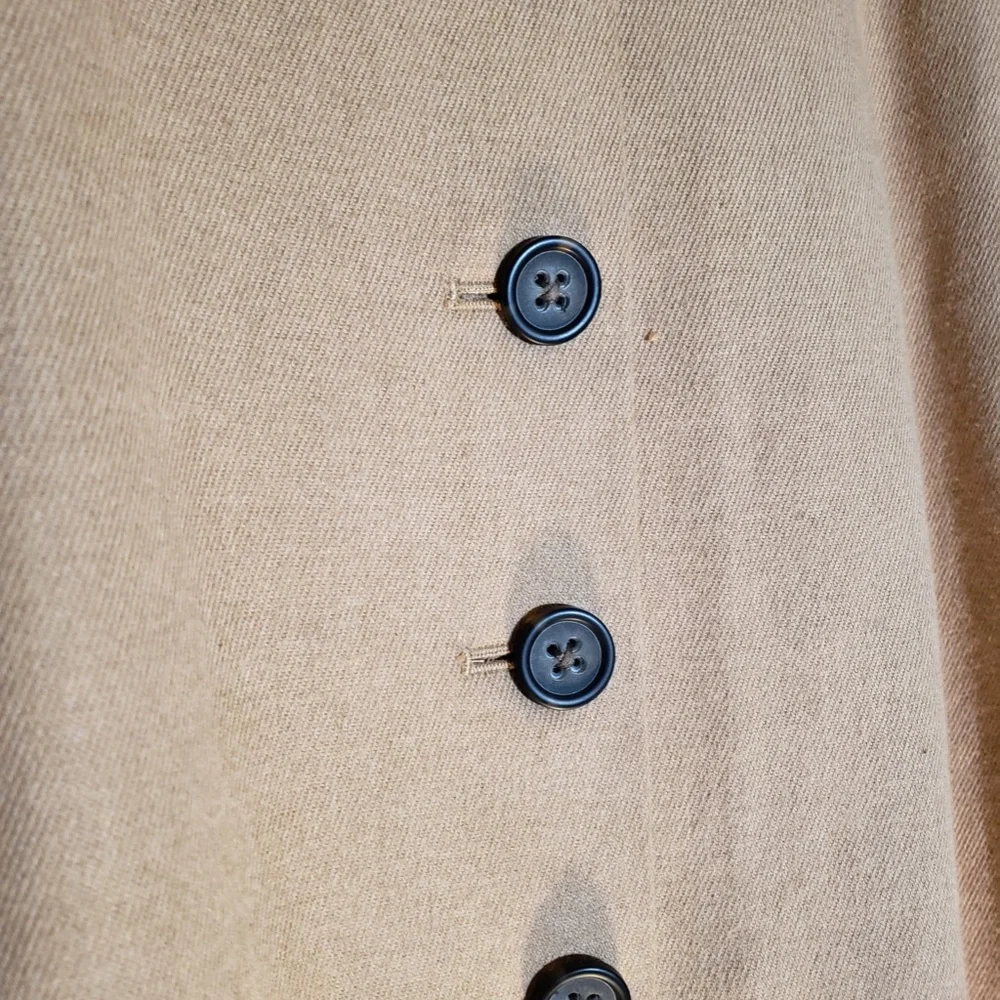 *Banana Republic* Tan front button A-line skirt, size 2 - Picture 4 of 10
